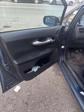 Toyota Auris, снимка 8