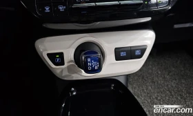 Toyota Prius 1.8 E, снимка 9