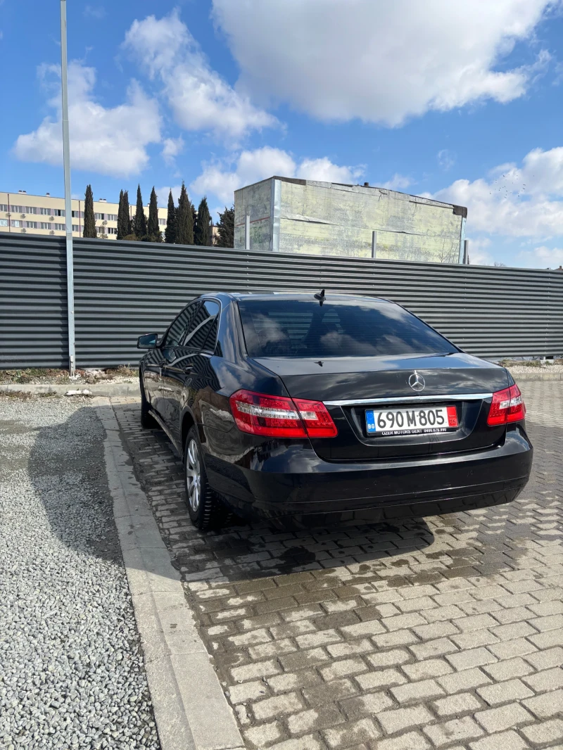 Mercedes-Benz E 200, снимка 2 - Автомобили и джипове - 49292891