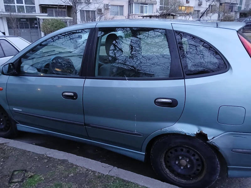 Nissan Almera tino, снимка 6 - Автомобили и джипове - 49454633