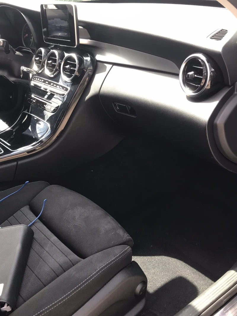Mercedes-Benz C 200, снимка 11 - Автомобили и джипове - 52402175
