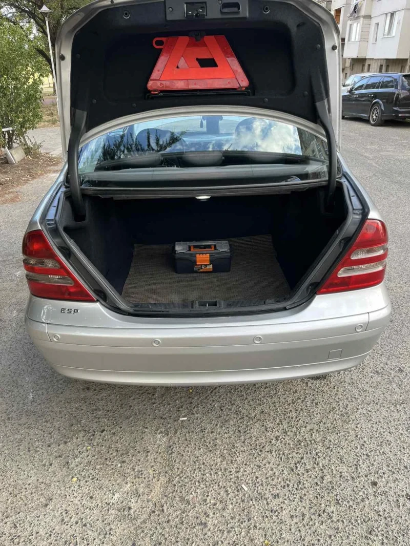 Mercedes-Benz C 200 2.2, снимка 8 - Автомобили и джипове - 52314105