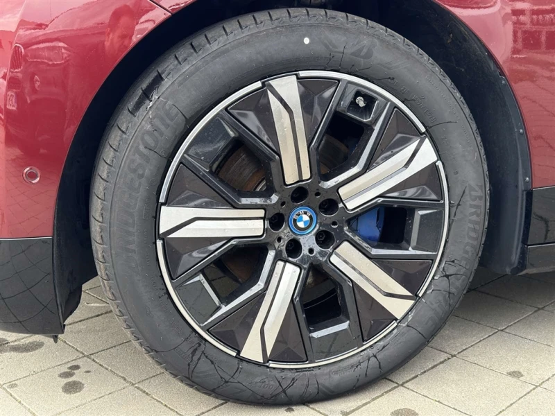 BMW iX xDrive40, снимка 5 - Автомобили и джипове - 52213439