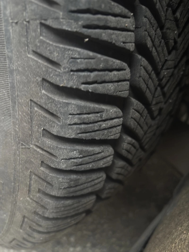 Toyota Auris, снимка 11 - Автомобили и джипове - 52757491