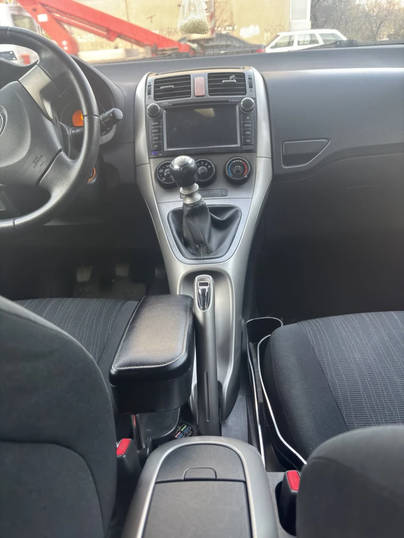 Toyota Auris, снимка 6 - Автомобили и джипове - 52757491