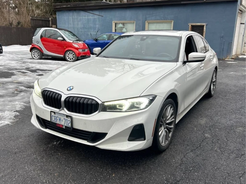 BMW 330 i xDrive 2023 * CARFAX * БЕЗ ПЪРВОНАЧАЛНА ВНОСКА, снимка 2 - Автомобили и джипове - 53194396