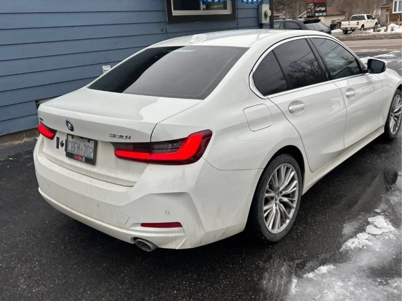 BMW 330 i xDrive 2023 * CARFAX * БЕЗ ПЪРВОНАЧАЛНА ВНОСКА, снимка 4 - Автомобили и джипове - 53194396