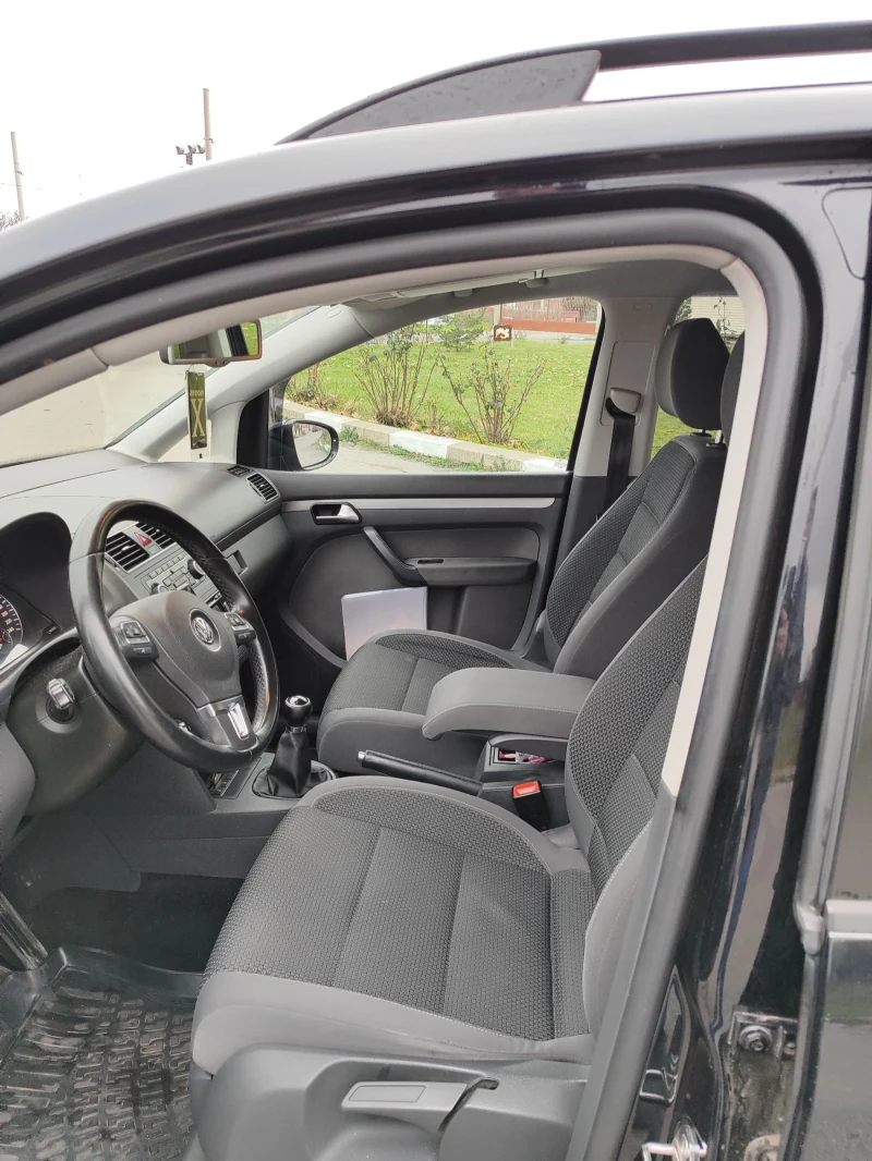 VW Touran 2.0 140кс., снимка 11 - Автомобили и джипове - 53353040