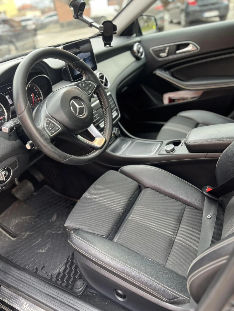 Mercedes-Benz GLA 180, снимка 9 - Автомобили и джипове - 53499927