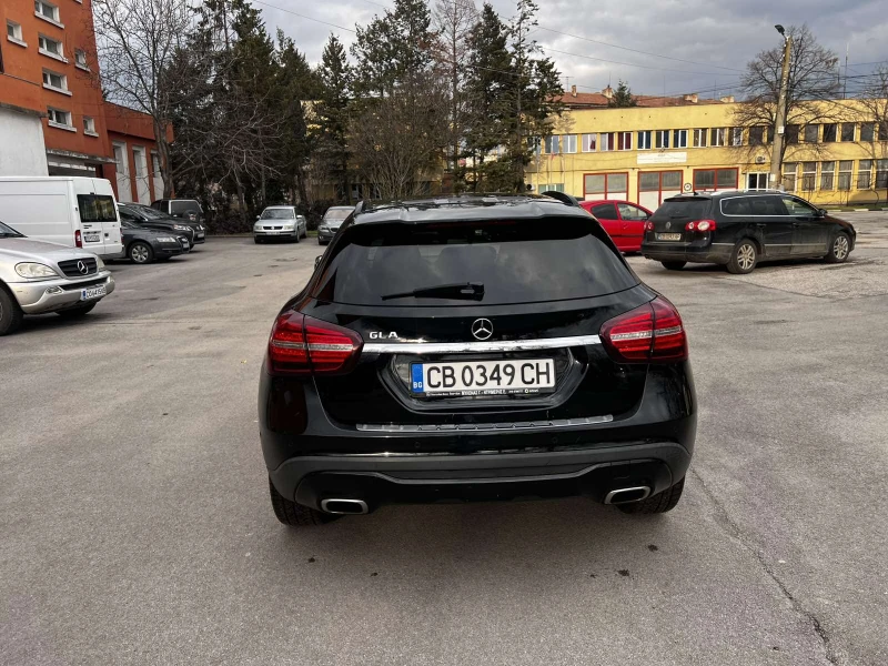 Mercedes-Benz GLA 180, снимка 5 - Автомобили и джипове - 53499927