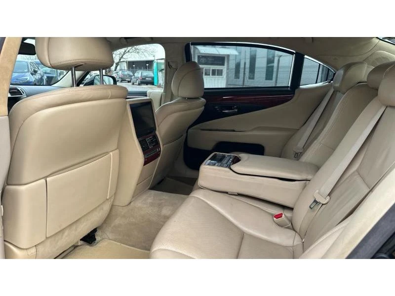 Lexus LS 600 hl HSD SDN LWB 5.0P CVT, снимка 11 - Автомобили и джипове - 53267401