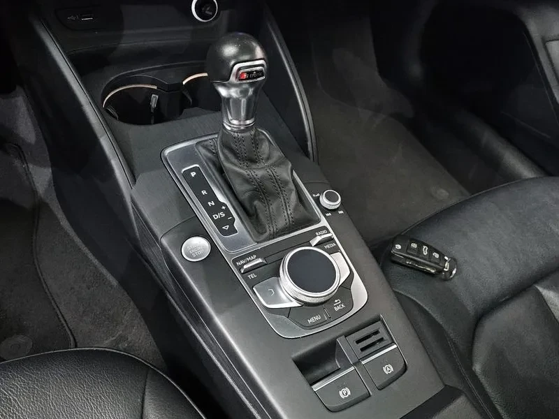 Audi A3 2.0 TFSI, снимка 9 - Автомобили и джипове - 54139556