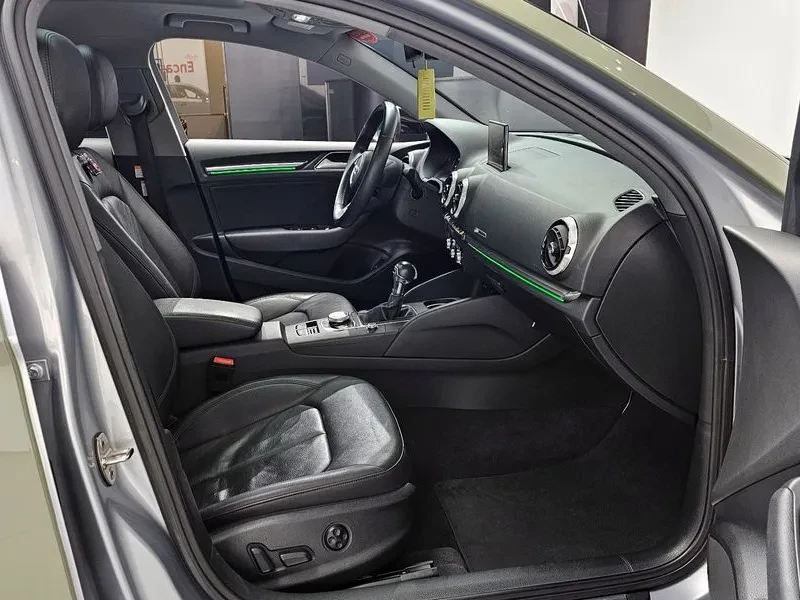 Audi A3 2.0 TFSI, снимка 10 - Автомобили и джипове - 54139556