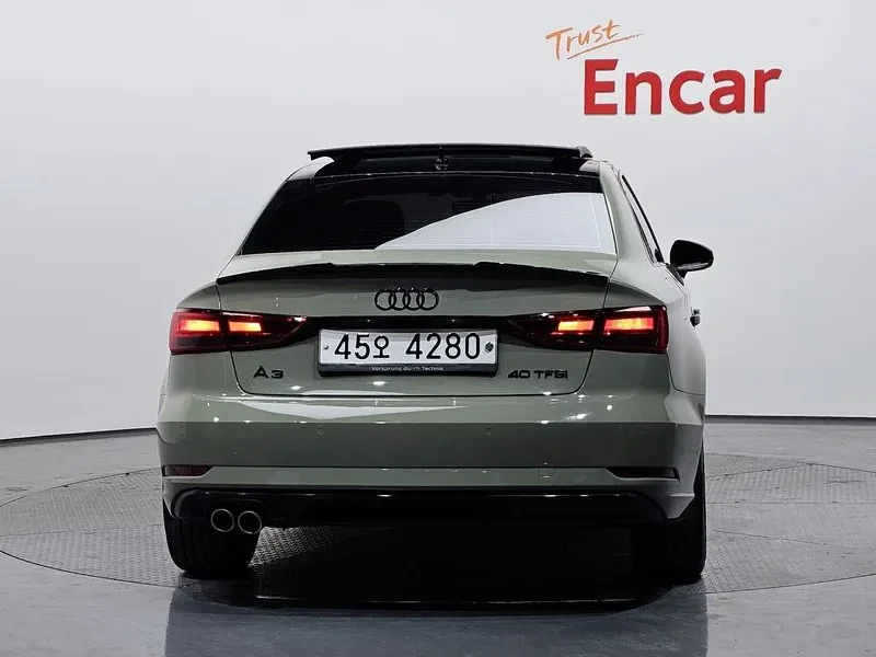 Audi A3 2.0 TFSI, снимка 4 - Автомобили и джипове - 54139556