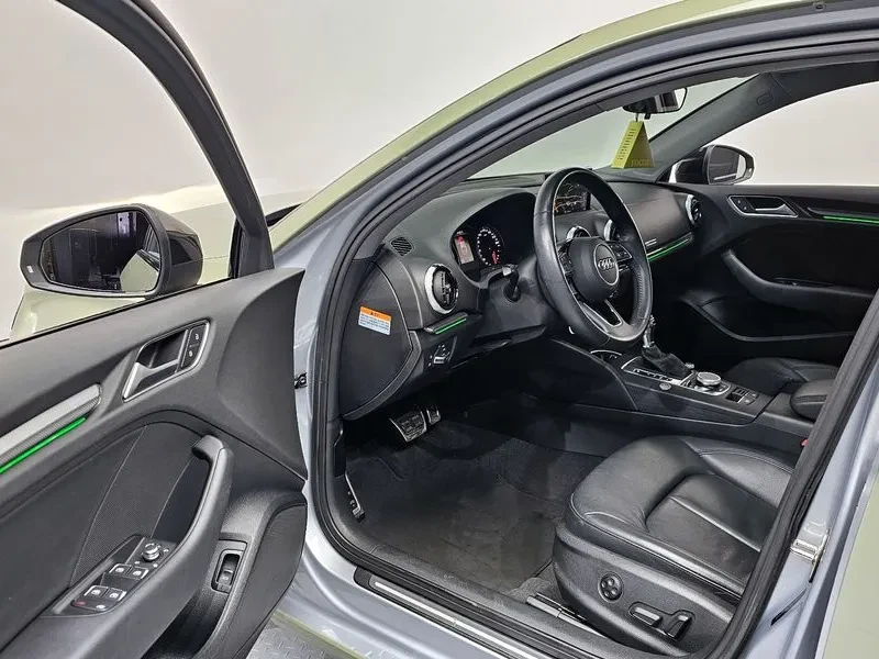 Audi A3 2.0 TFSI, снимка 11 - Автомобили и джипове - 54139556