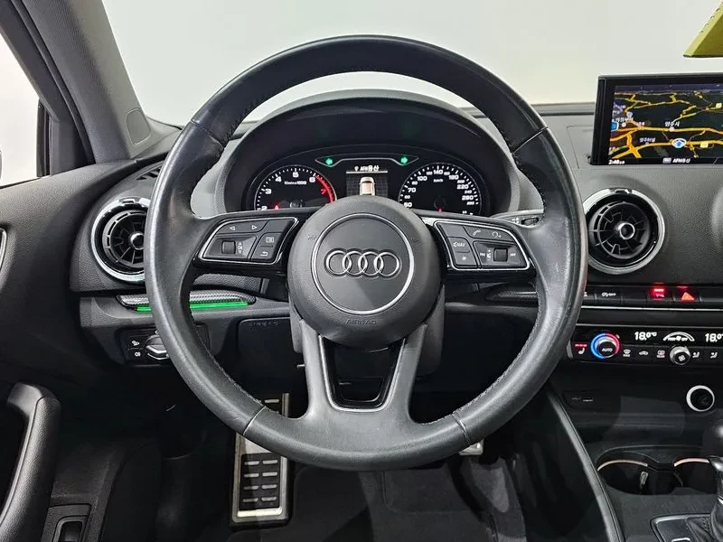 Audi A3 2.0 TFSI, снимка 13 - Автомобили и джипове - 54139556