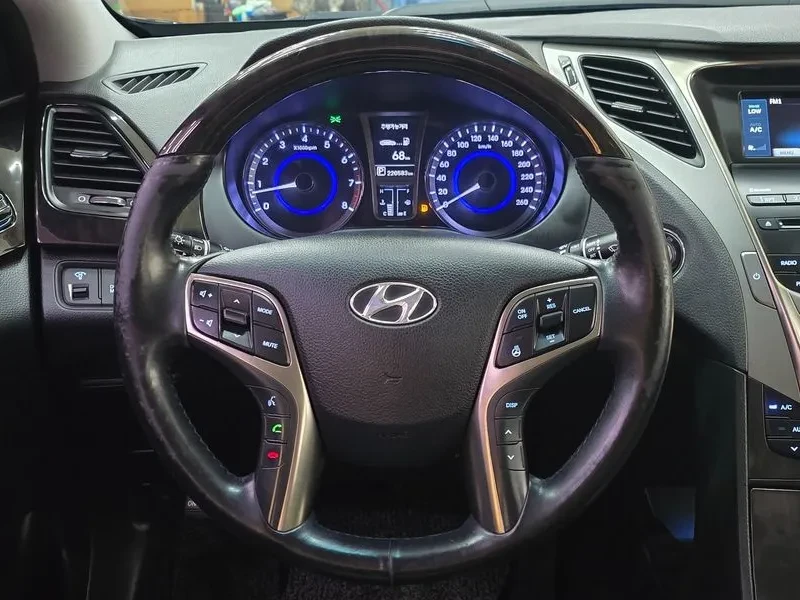 Hyundai Grandeur 2.4, снимка 11 - Автомобили и джипове - 54625788