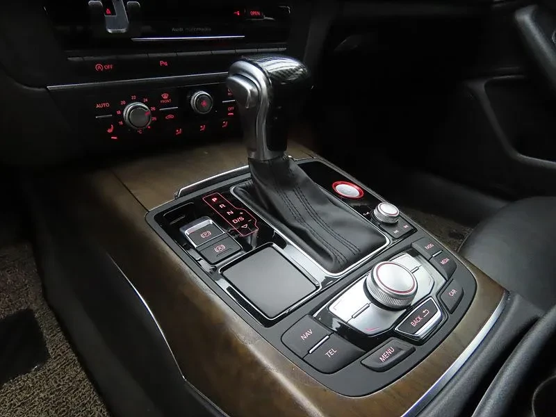 Audi A6 2.0 TDI, снимка 9 - Автомобили и джипове - 55056586