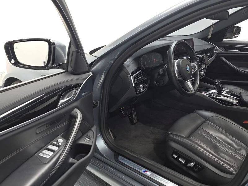 BMW 530 530i M Sport Package Plus| 248к.с., снимка 10 - Автомобили и джипове - 55989074