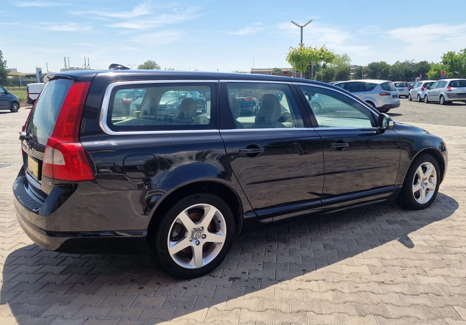 Volvo V70 2.4 D5 185k.c - изображение 4