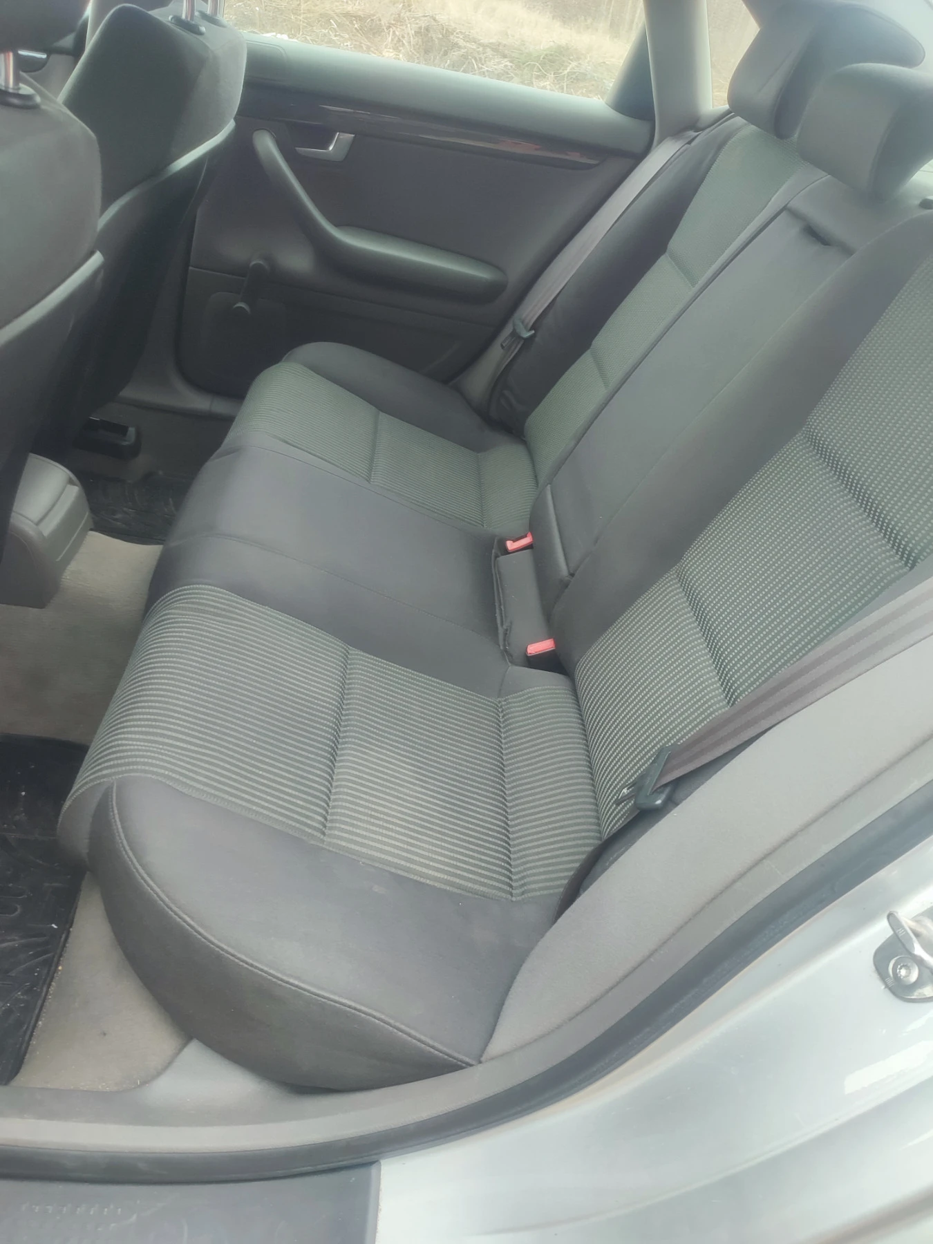 Audi A4 1, 8 т 4х4 газ. - изображение 8