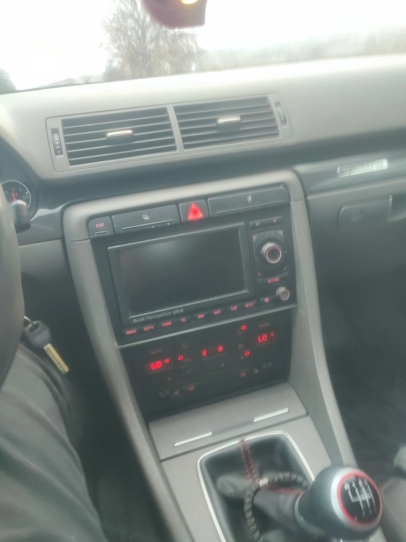 Audi A4 1, 8 т 4х4 газ. - изображение 9