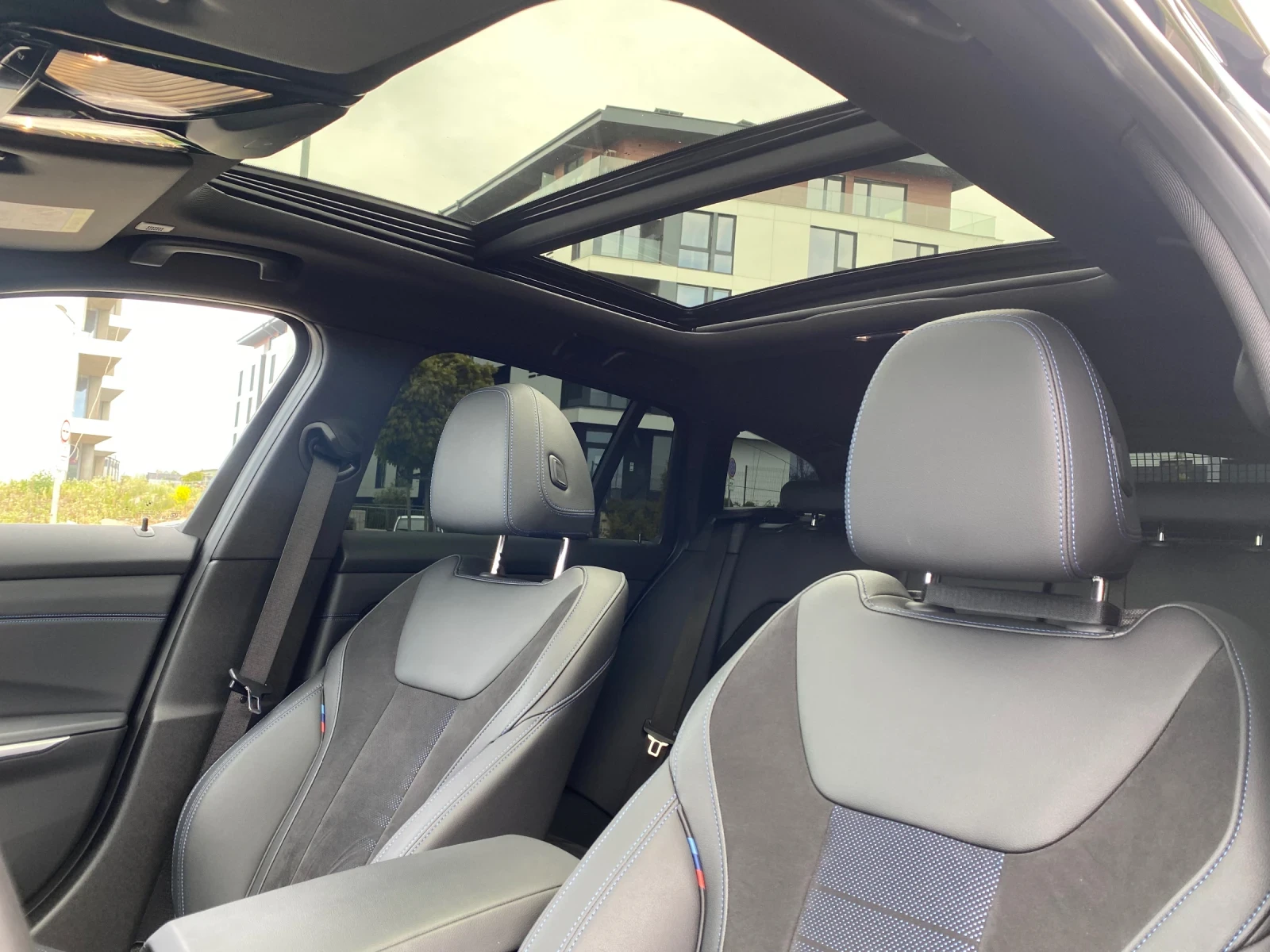 BMW 330  330xDrive touring M-sport Panorama Head Up | Mobile.bg   14