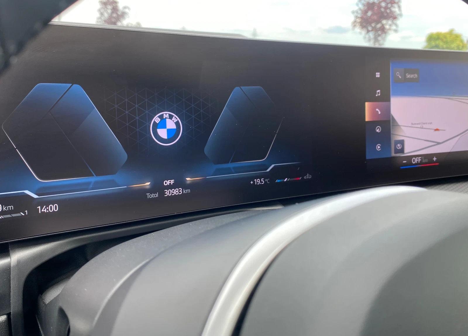 BMW 330  330xDrive touring M-sport Panorama Head Up | Mobile.bg   17