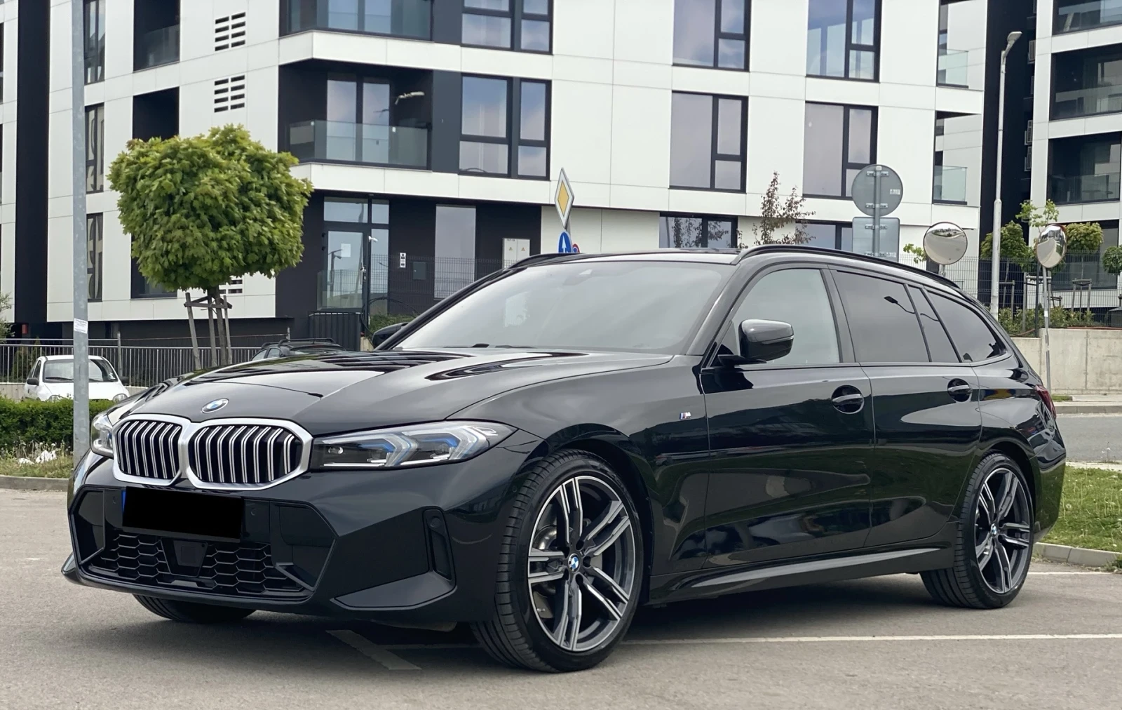 BMW 330  330xDrive touring M-sport Panorama Head Up | Mobile.bg   1
