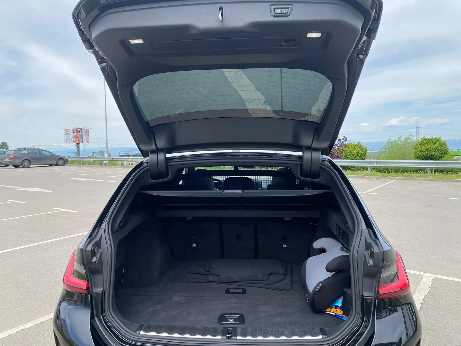 BMW 330  330xDrive touring M-sport Panorama Head Up | Mobile.bg   16