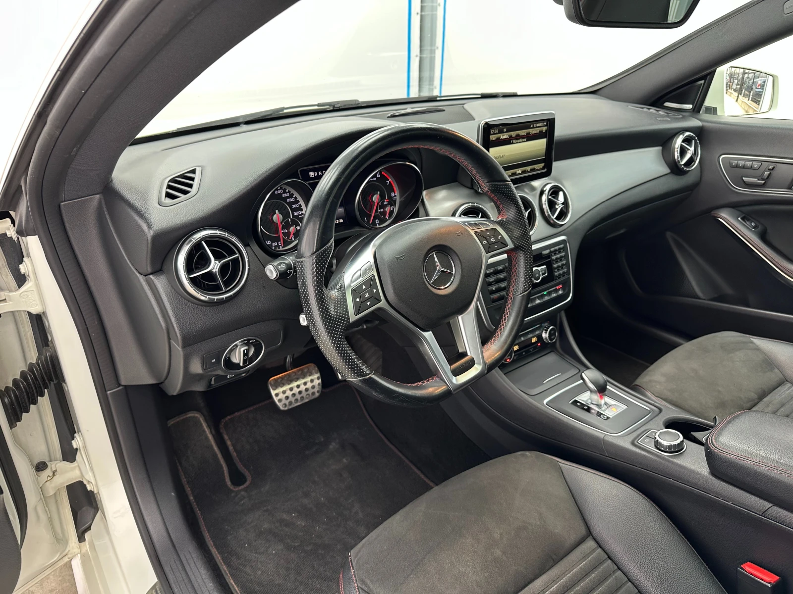 Mercedes-Benz CLA 45 AMG AMG CLA 45 4MATIC Coupe - изображение 7