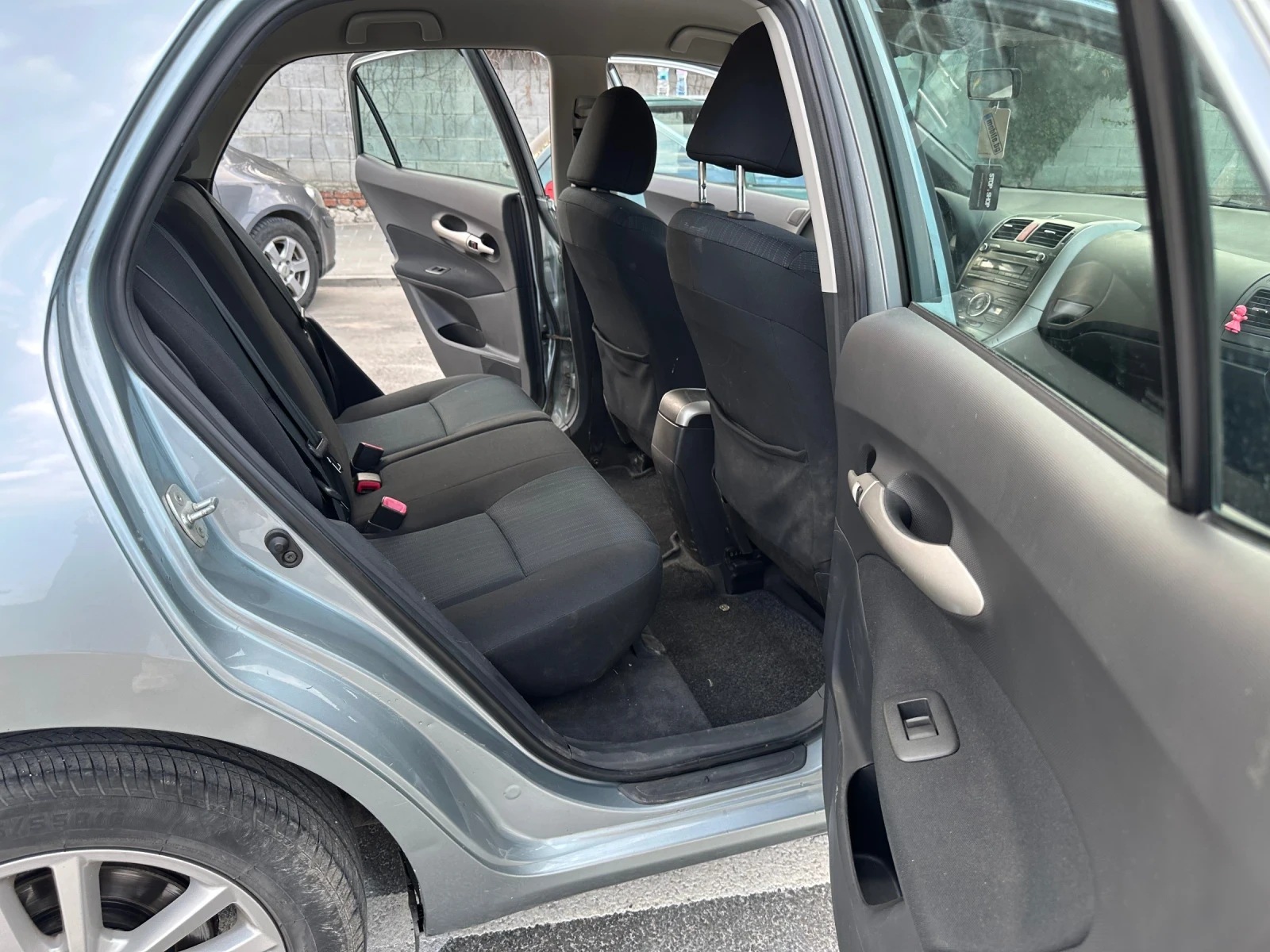 Toyota Auris 1.6-VVTI - изображение 10