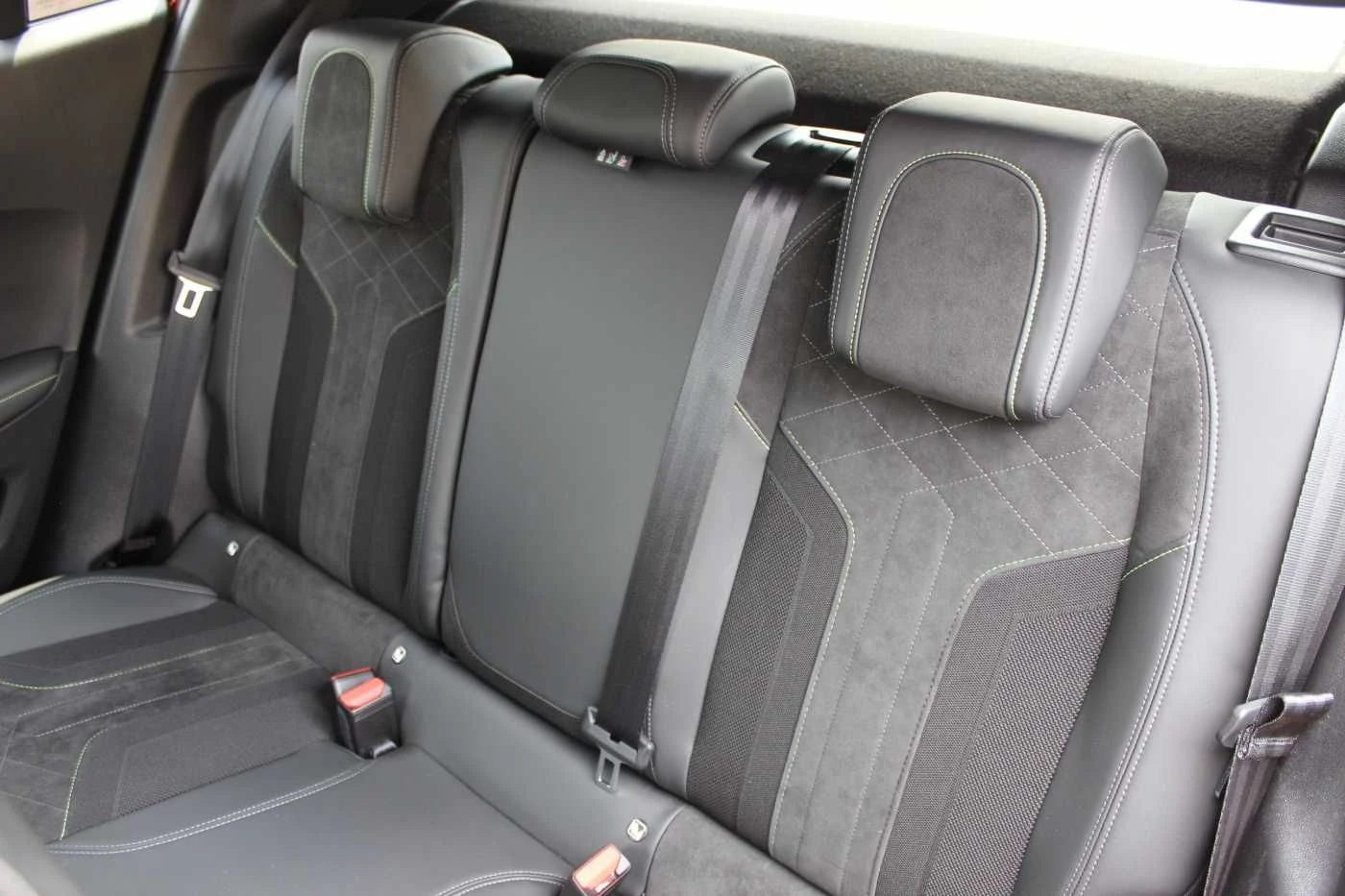 Peugeot 2008 1.2/131HP/GT/NAVI/LED/AMBI/KLESS/CAM/564v | Mobile.bg   11