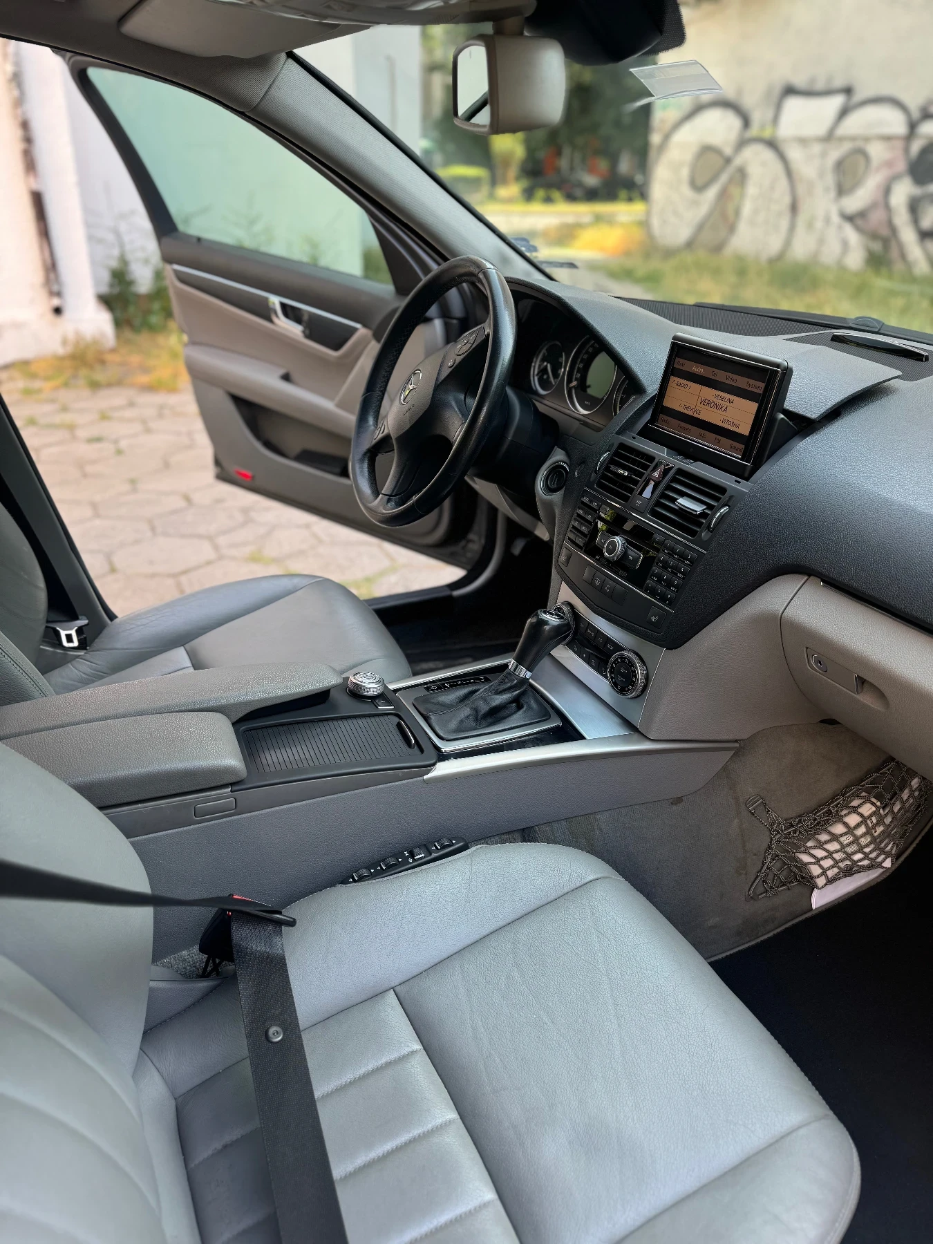 Mercedes-Benz C 320  - изображение 10