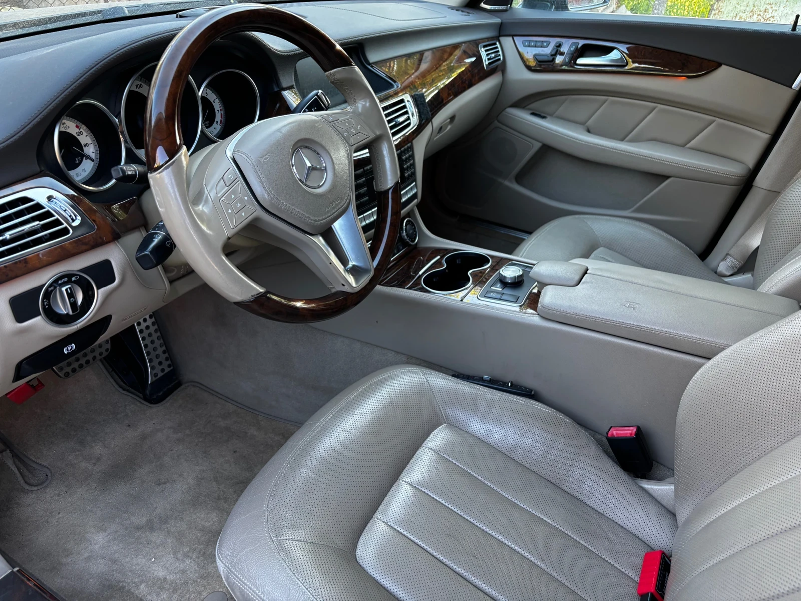 Mercedes-Benz CLS 500  - изображение 2