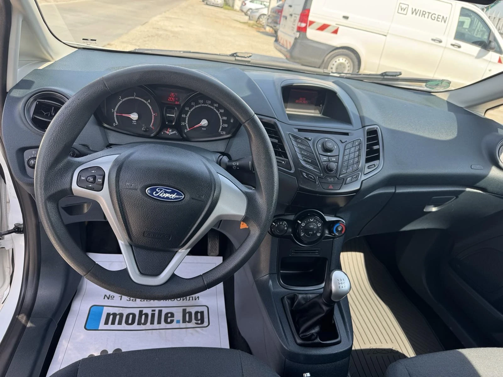 Ford Fiesta 1.5tdci-Klima-N1 - изображение 8