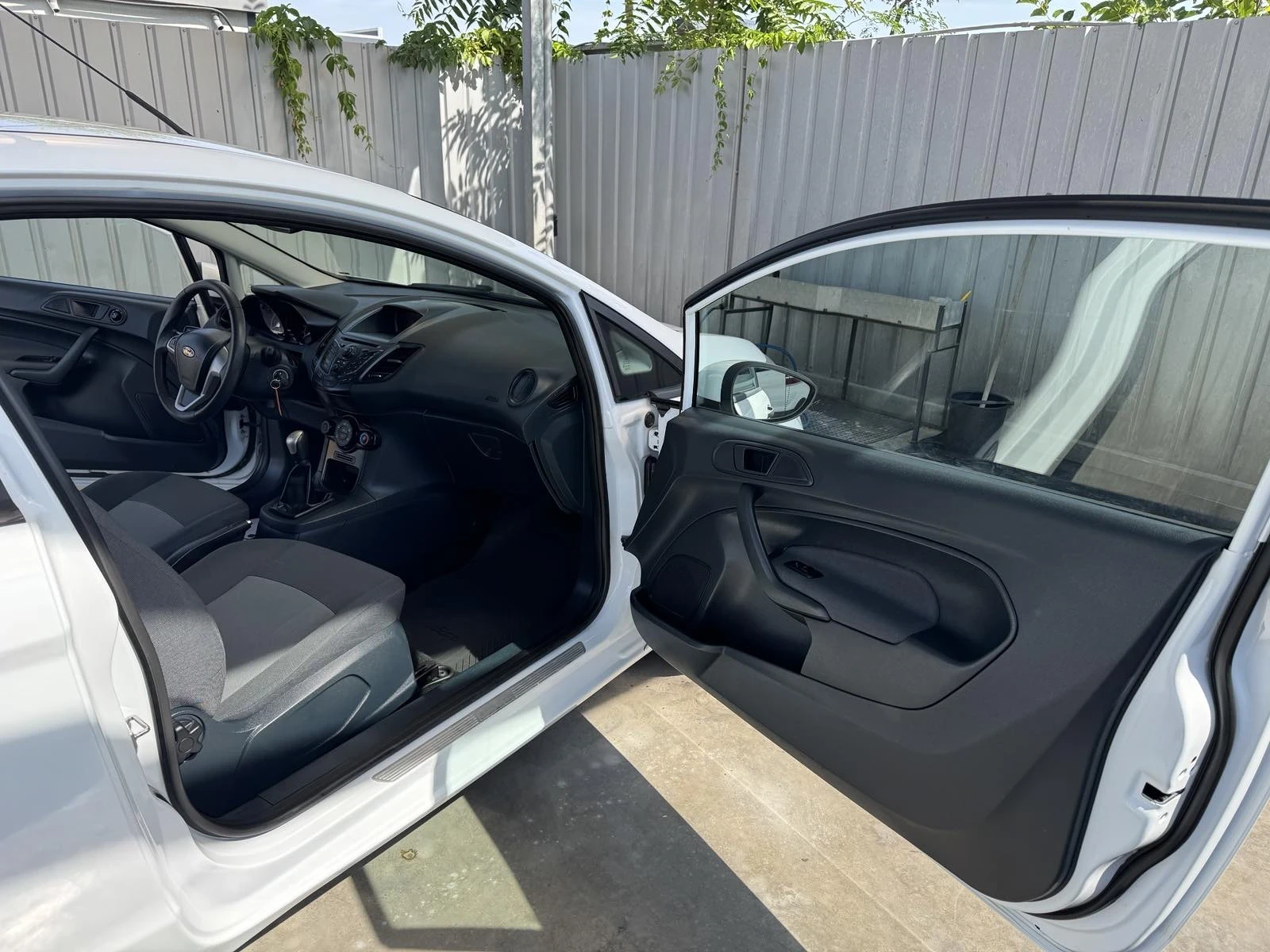 Ford Fiesta 1.5tdci-Klima-N1 - изображение 9
