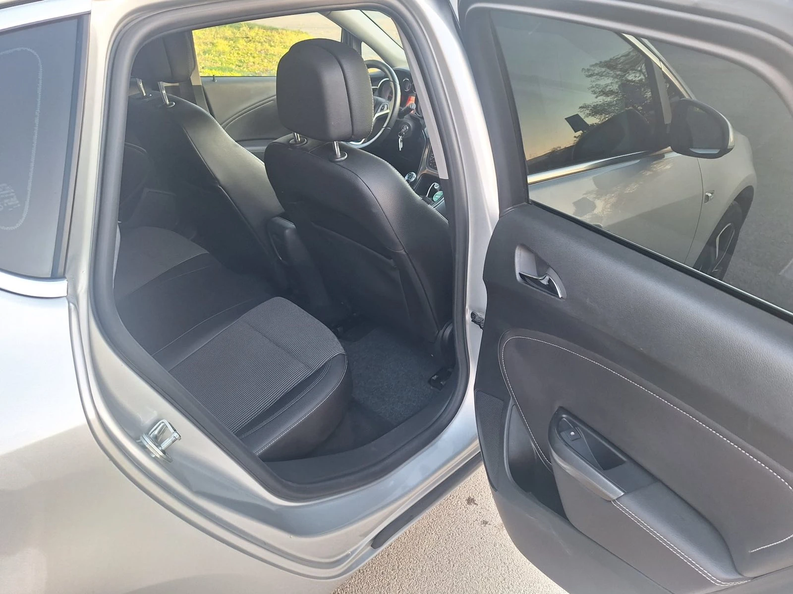 Opel Astra 2.0 CDTI 6��. 165��. | Mobile.bg � ����������� 8