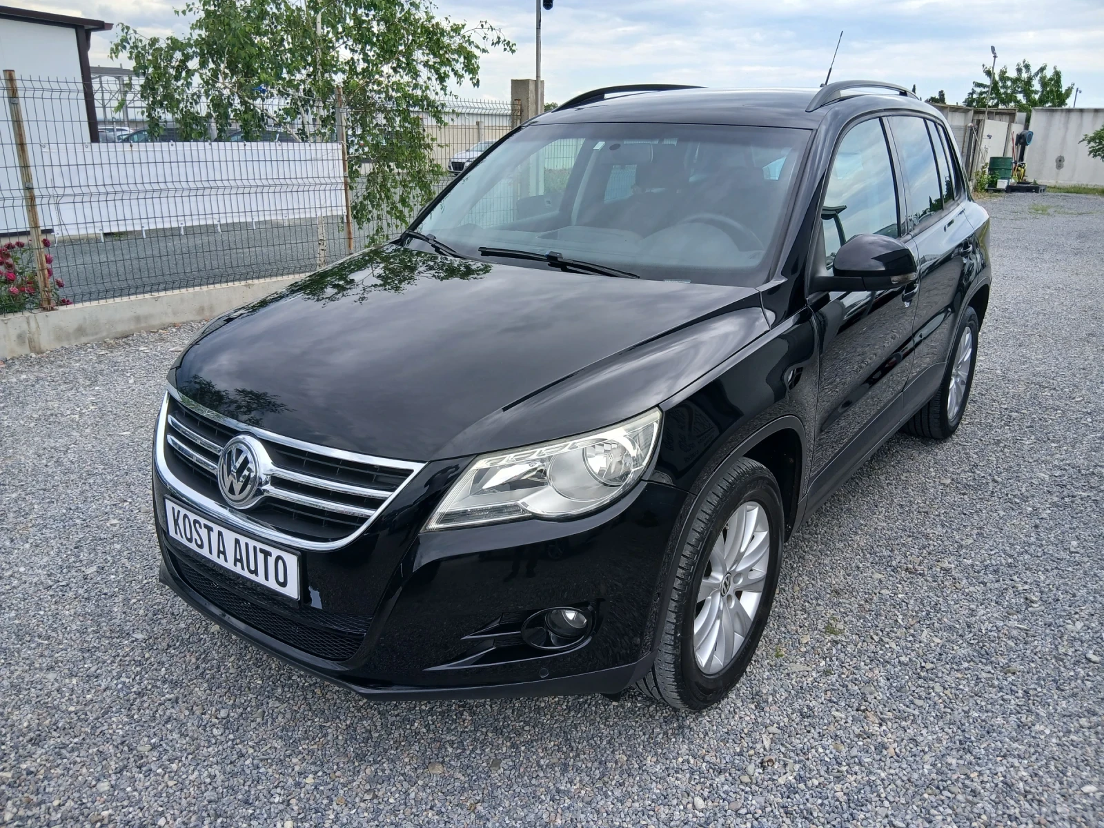 VW Tiguan КАТО НОВ, снимка 8 - Автомобили и джипове - 53076887