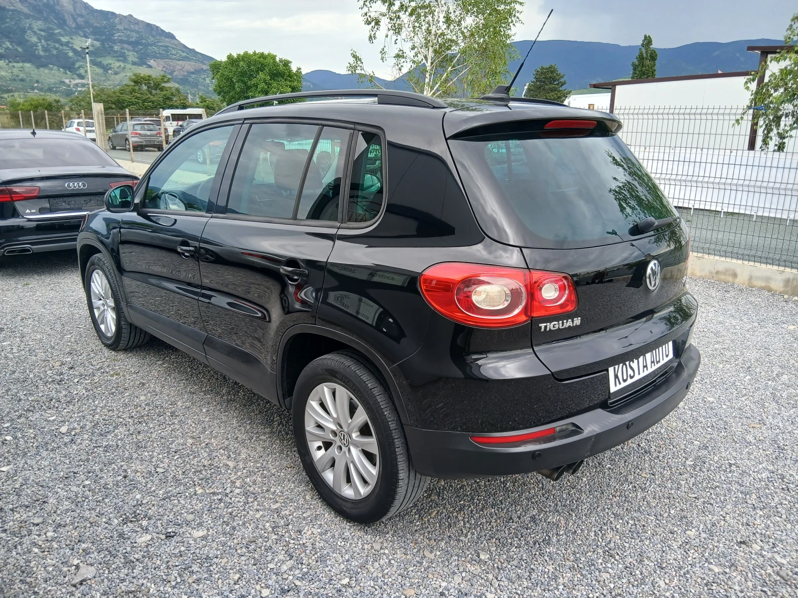VW Tiguan КАТО НОВ, снимка 6 - Автомобили и джипове - 53076887