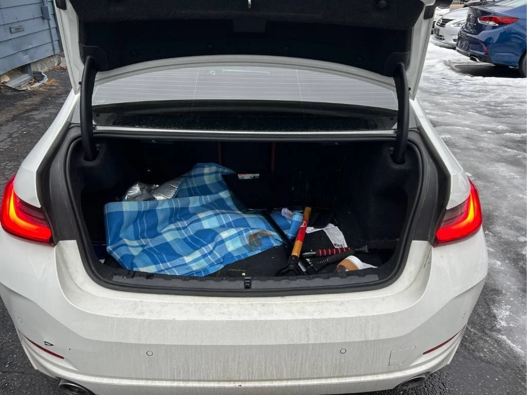 BMW 330 i xDrive 2023 * CARFAX * ��� ������������ ������ | Mobile.bg � ����������� 15