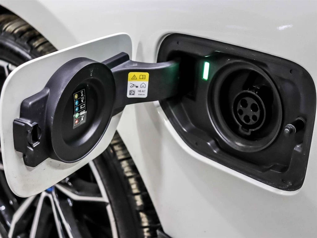 BMW 330 * 330xe * CARFAX * ���� �� �� | Mobile.bg � ����������� 17