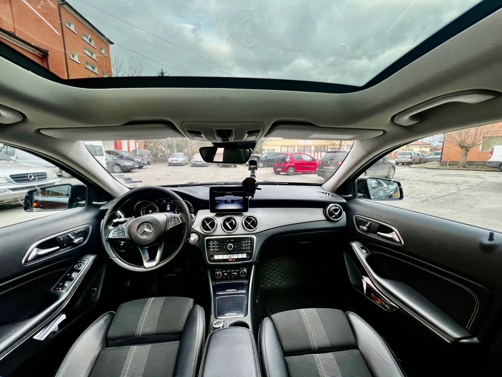 Mercedes-Benz GLA 200  - изображение 8