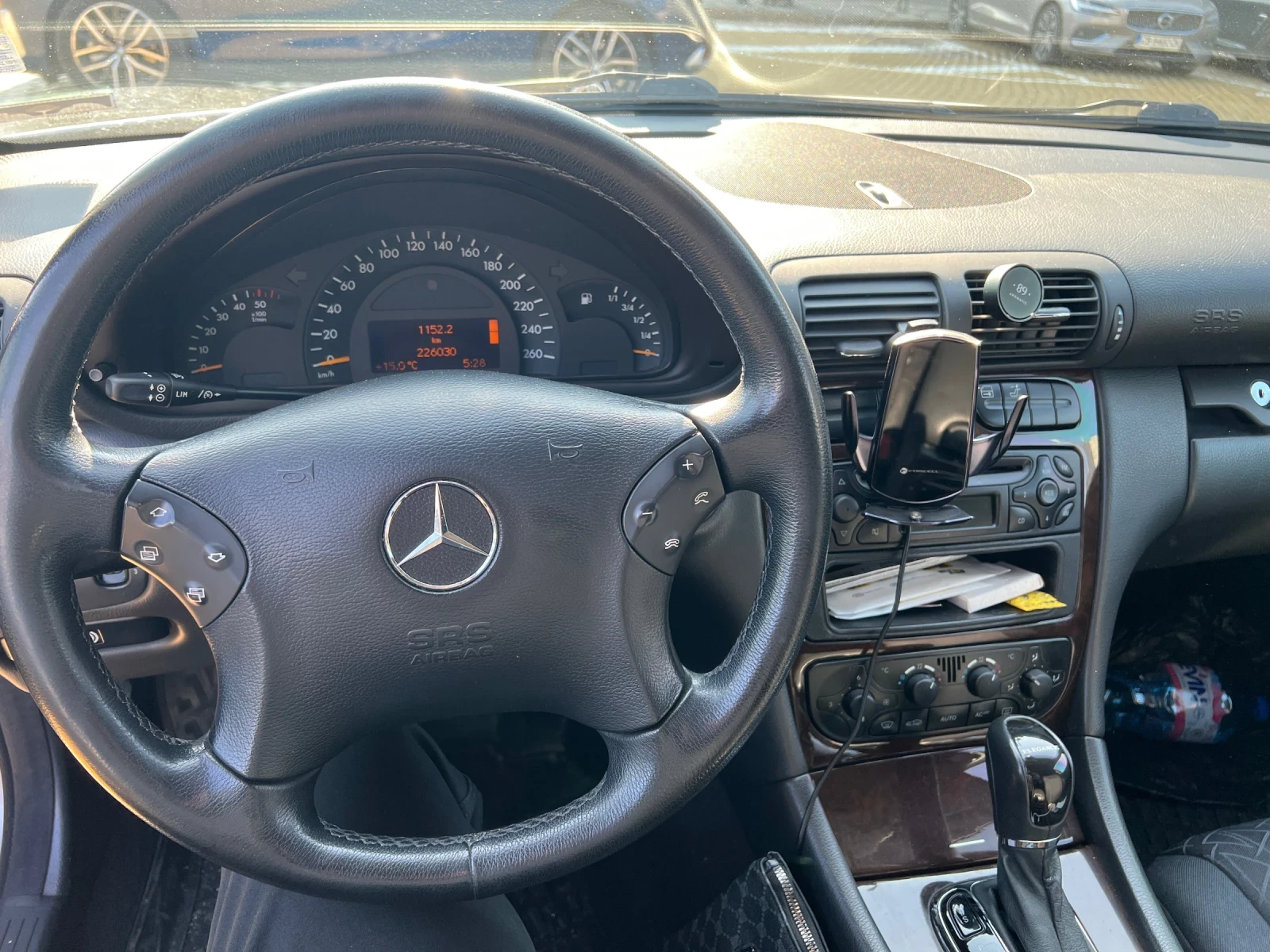 Mercedes-Benz C 220, снимка 4 - Автомобили и джипове - 53744329
