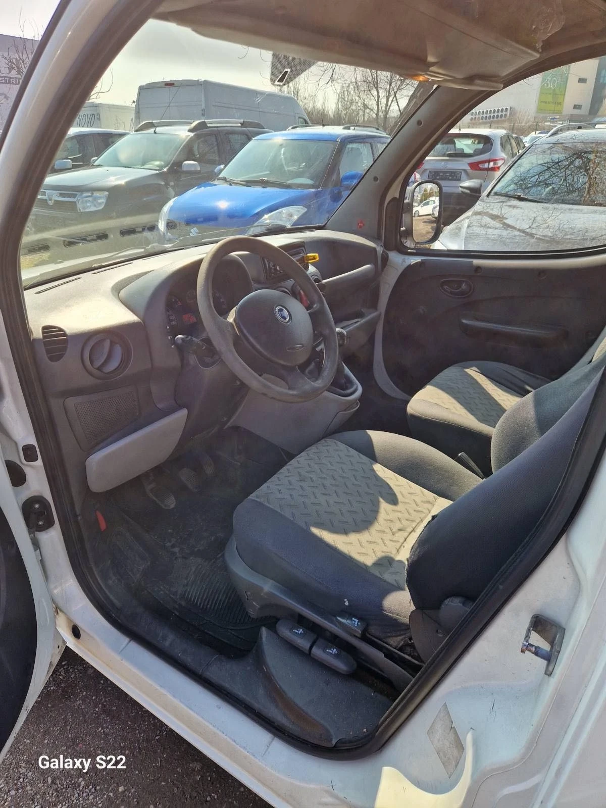 Fiat Doblo 1.3 турбо Mjet, снимка 7 - Автомобили и джипове - 53787627