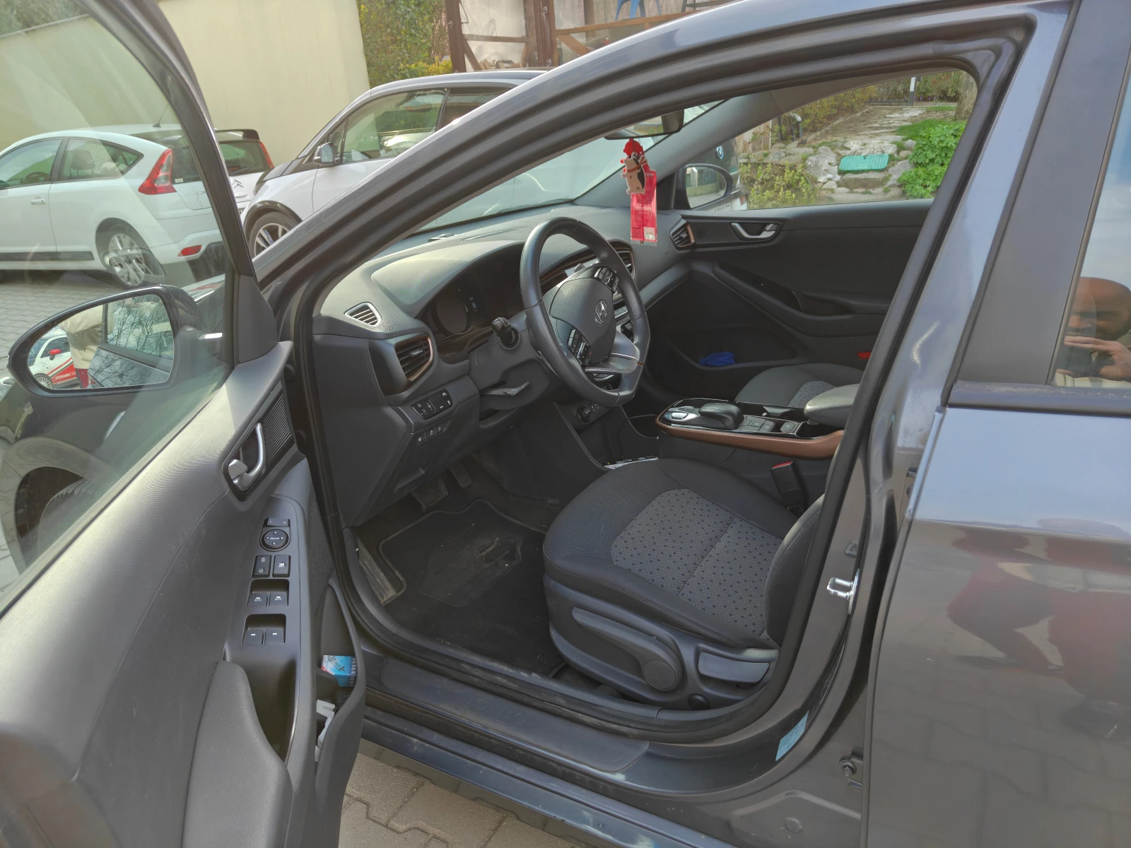 Hyundai Ioniq, снимка 9 - Автомобили и джипове - 54162076