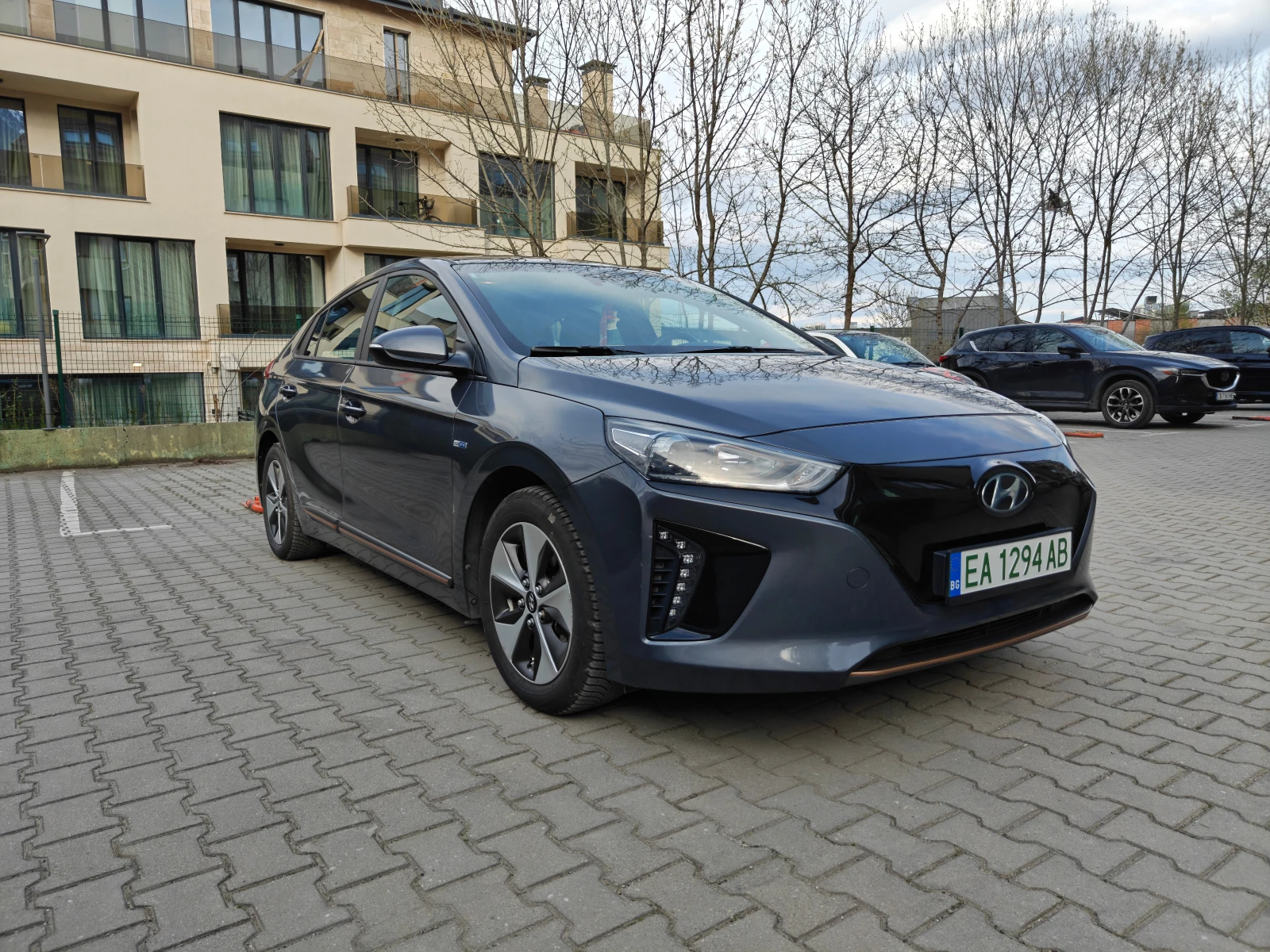Hyundai Ioniq, снимка 3 - Автомобили и джипове - 54162076