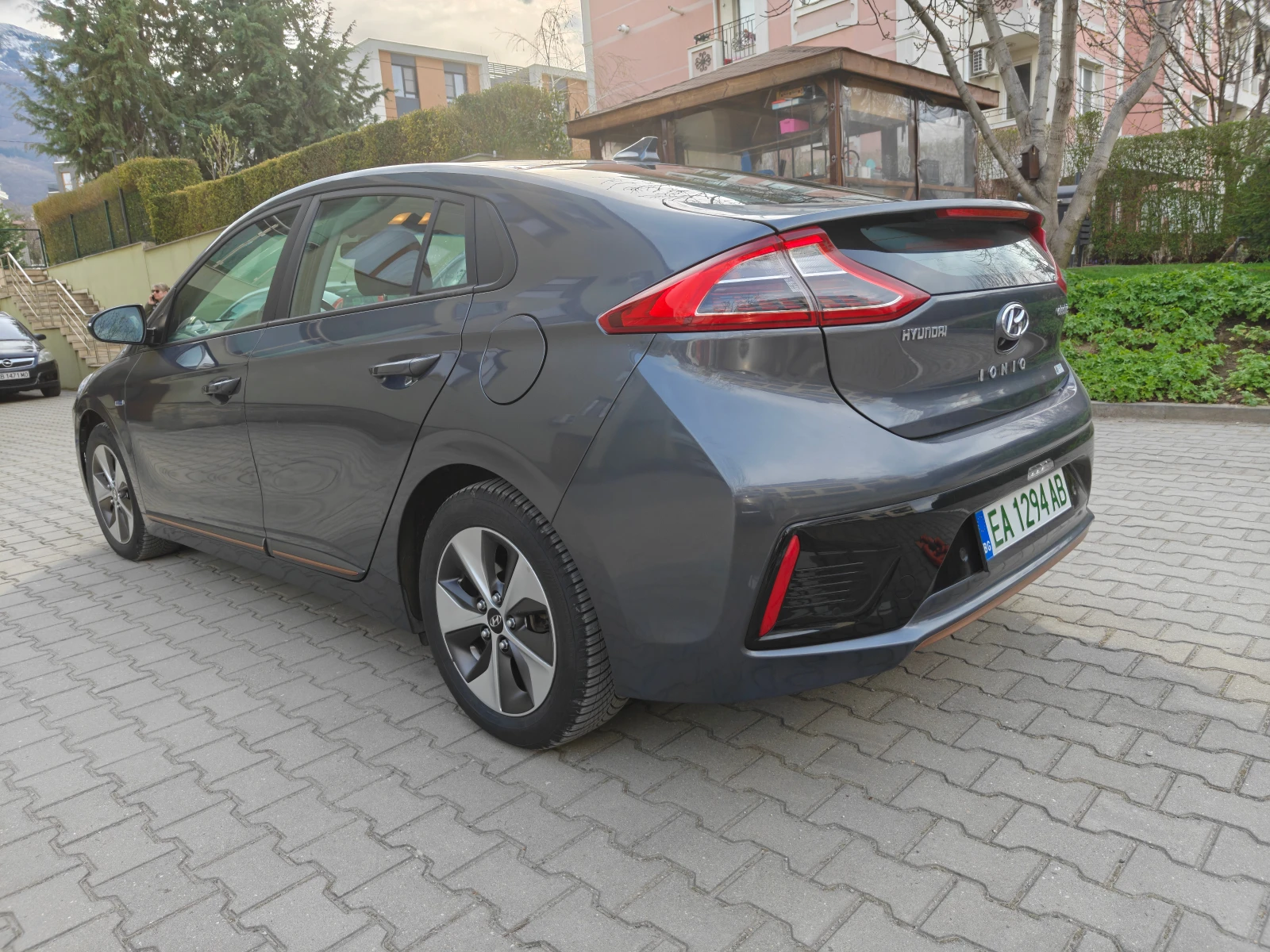 Hyundai Ioniq, снимка 7 - Автомобили и джипове - 54162076