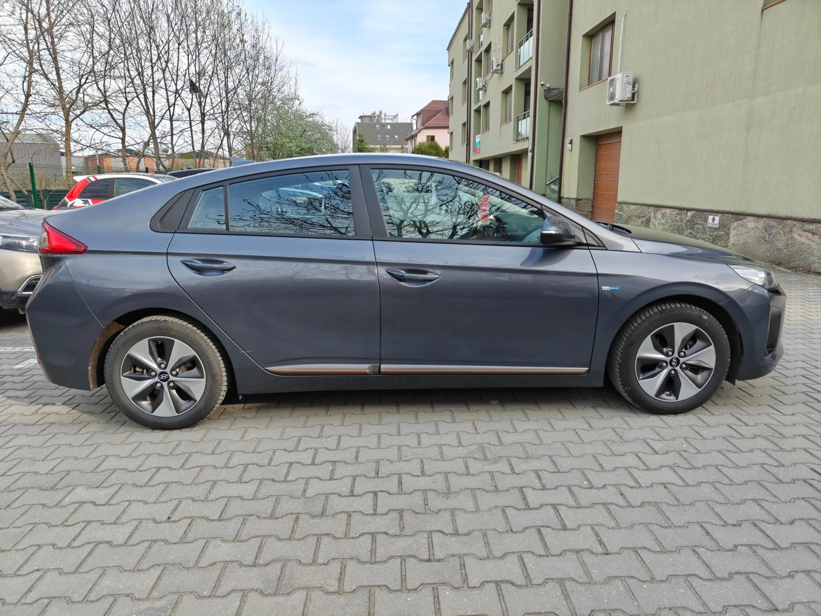 Hyundai Ioniq, снимка 4 - Автомобили и джипове - 54162076