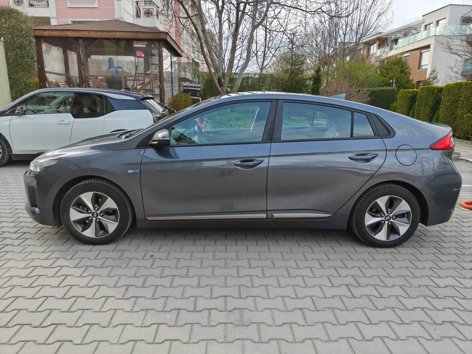 Hyundai Ioniq, снимка 8 - Автомобили и джипове - 54162076